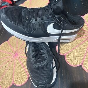 Nike Black and White Men's Sneakers
